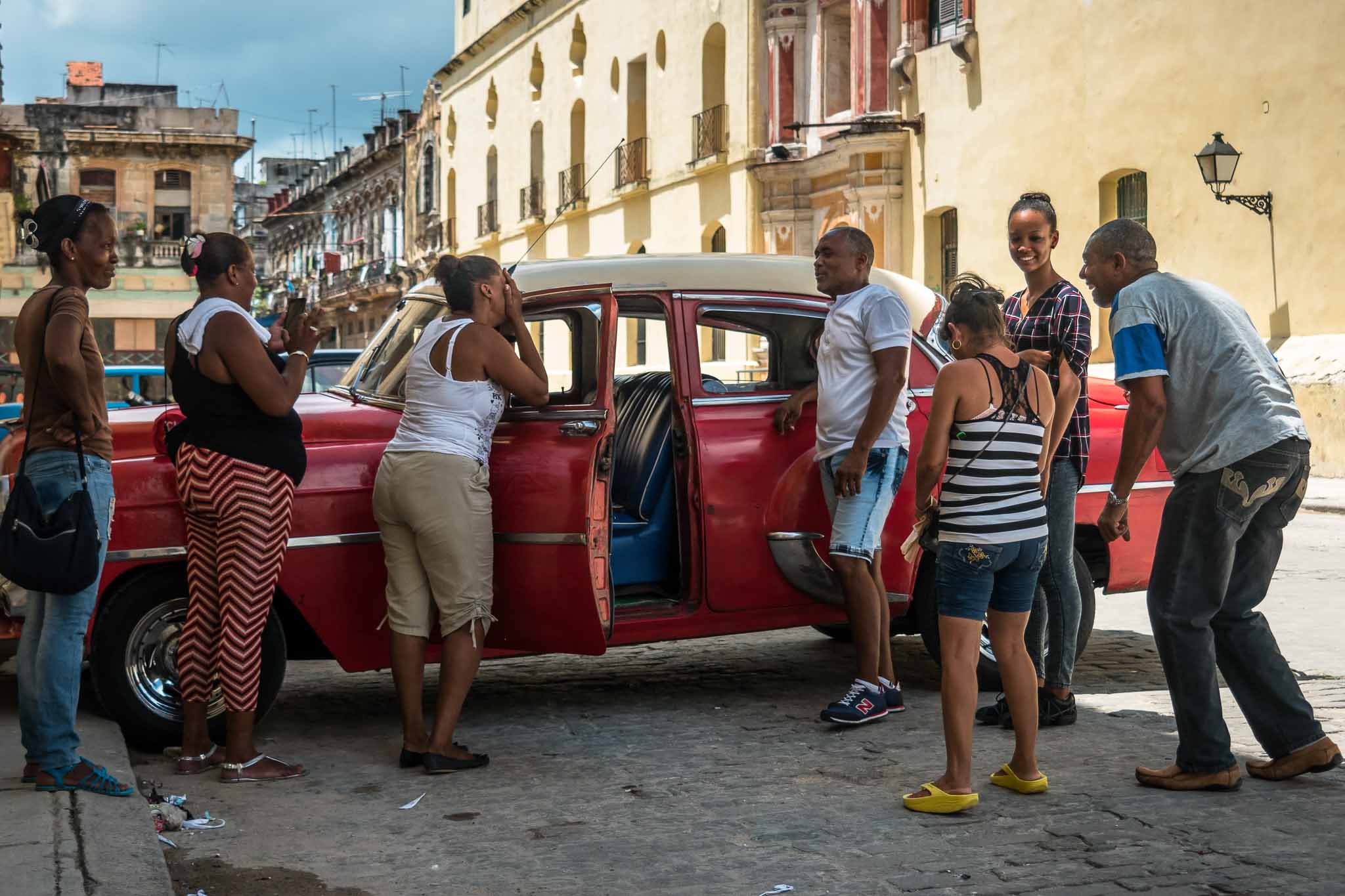 Cubans are very sociable people. They also seems like a very happy nation. cuba-pikipiki-overland-travel-blog-339